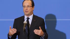 Loin du désert malien, victimes de plans sociaux et fonctionnaires français ramènent François Hollande sur le terrain intérieur, où le président affronte la grogne croissante de ceux qui lui ont permis d'entrer à l'Elysée. /Photo prise le 23 janvier 2013/