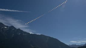 Photo d'illustration - Image composite qui montre la progression de l'éclipse solaire sur le lac Ross, dans l'Etat de Washington, en 2017.