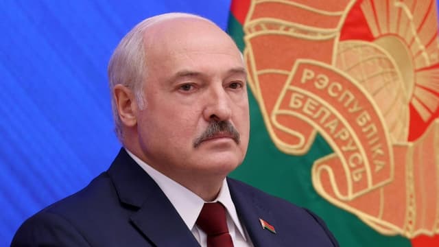 Le président bélarusse Alexandre Loukachenko lors d'une conférence de presse à Minsk, le 9 août 2021 