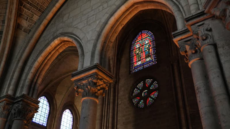 Vitrail de Notre-Dame-de-Paris.