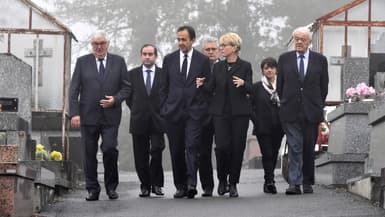 Claude Chirac entourée de son époux Frédéric Salat-Baroux au cimetière de Sainte-Féréole en Corrèze, samedi 5 octobre 2019.