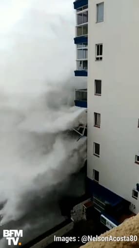 À Tenerife, cette énorme vague détruit un balcon jusqu’au 3e étage d’un immeuble