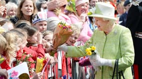 Une commune du Béarn a envoyé un colis à la reine Elizabeth II pour ses 90 ans.