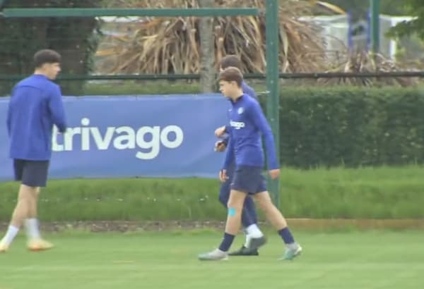 Chelsea : Charlie Holland, 14 ans, a participé à l'entraînement des pros