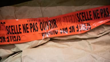 Des scellés photographiés au pôle judiciaire de la gendarmerie nationale, à Cergy-Pontoise (Val-d'Oise), le 26 janvier 2021 (photo d'illustration).
