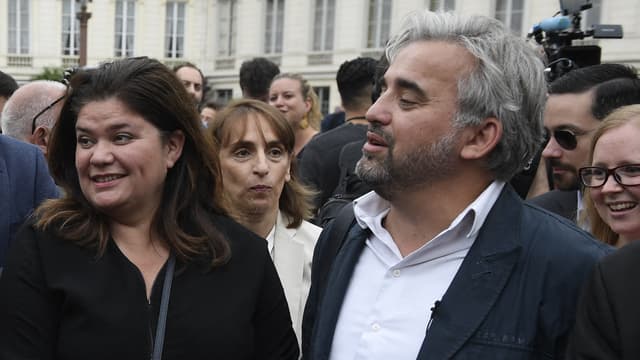 Raquel Garrido et Alexis Corbière devant l'Assemblée nationale le 22 juin 2022