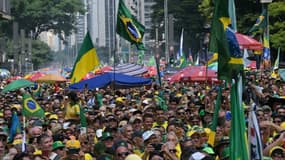 Des partisans de l'ancien président brésilien Jair Bolsonaro assistent à un rassemblement à Sao Paulo, au Brésil, le 25 février 2024