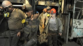 Des mineurs terminent leur service le 6 juin dernier à la mine de Zasyadko, à Donetsk en Ukraine.