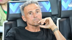 L'entraîneur du PSG Luis Enrique sur le banc lors de la Supercoupe d'Europe, 13 août 2025