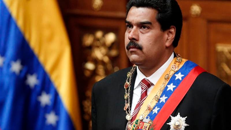 Nicolas Maduro a prêté serment en tant que chef d'Etat par intérim du Venezuela, alors qu'une foule immense et une trentaine de chefs d'Etat ont assisté vendredi aux obsèques solennelles d'Hugo Chavez à Caracas, où des centaines de milliers de Vénézuélien