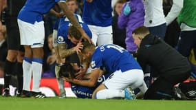 Cenk Tosun au soutien d'André Gomes