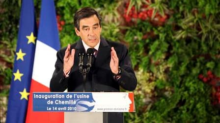 Le Grenelle de l'Environnement reste une priorité gouvernementale mais ne devra pas entamer la compétitivité des entreprises françaises, a prévenu le Premier ministre François Fillon en marge de l'inauguration d'une usine Saint-Gobain dans le Maine-et-Loi