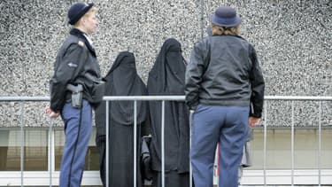 Femmes portant le voile intégral à Amsterdam, aux Pays-Bas