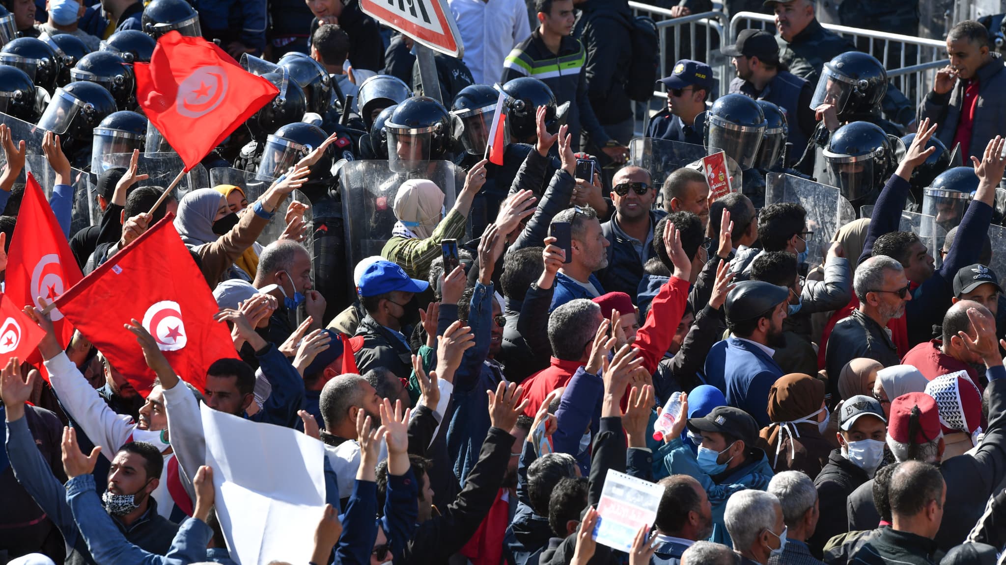 Des manifestants à Tunis le 14 novembre 2021