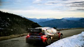 Adrien Fourmaux est arrivé en deuxième place de l'ES9, à moins de trois secondes de Sébastien Ogier.