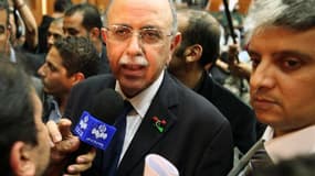 Le Conseil national de transition a dévoilé mardi la composition du nouveau gouvernement libyen, dirigé par Abdourrahim el Kib (photo) et qui comporte plusieurs surprises qui laissent entendre que le cabinet choisi vise à lisser les rivalités entre mouvan