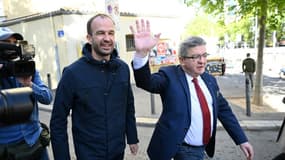 Le leader de La France Insoumise, Jean-Luc Melenchon (D), à côté du député européen Manuel Bompard, à Marseille, le 10 avril 2022