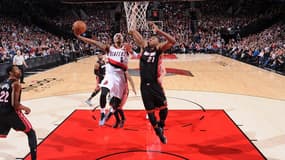 Damian Lillard (Portland) au duel avec Hassan Whiteside (Miami)