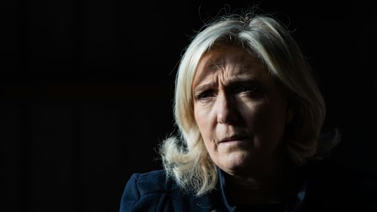 Marine Le Pen, le 8 décembre 2021 lors d'un déplacement dans le nord de la France
