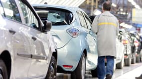 En 2013, les salariés de Renault avaient accepté une modération salariale en échange de promesses -tenues- de la direction de ne fermer aucune usine. 