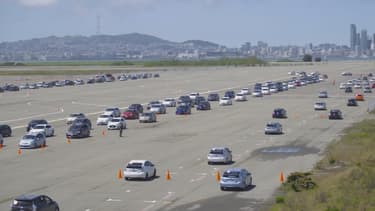Un embouteillage de Prius ? On vous rassure, la citadine hybride n'a pas pris le pouvoir, 332 modèles ont seulement été conviés sur une base aéronautique pour un rassemblement record.
