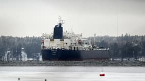 Le pétrolier Eagle S est vu ancré près du port de Kilpilahti à Porvoo, dans le golfe de Finlande, le 13 janvier 2025.