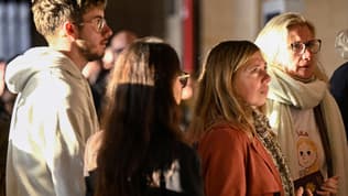 La mère, le frère et des proches de Lola Daviet au procès de Dahbia Benkired, au tribunal, à Paris, le 17 octobre 2025.