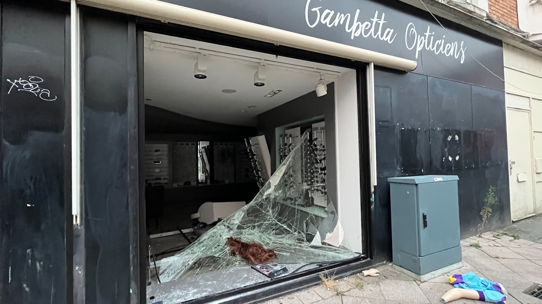 Des magasins ont été vandalisés à Lille en marge des rassemblements après la mort de Nahel.