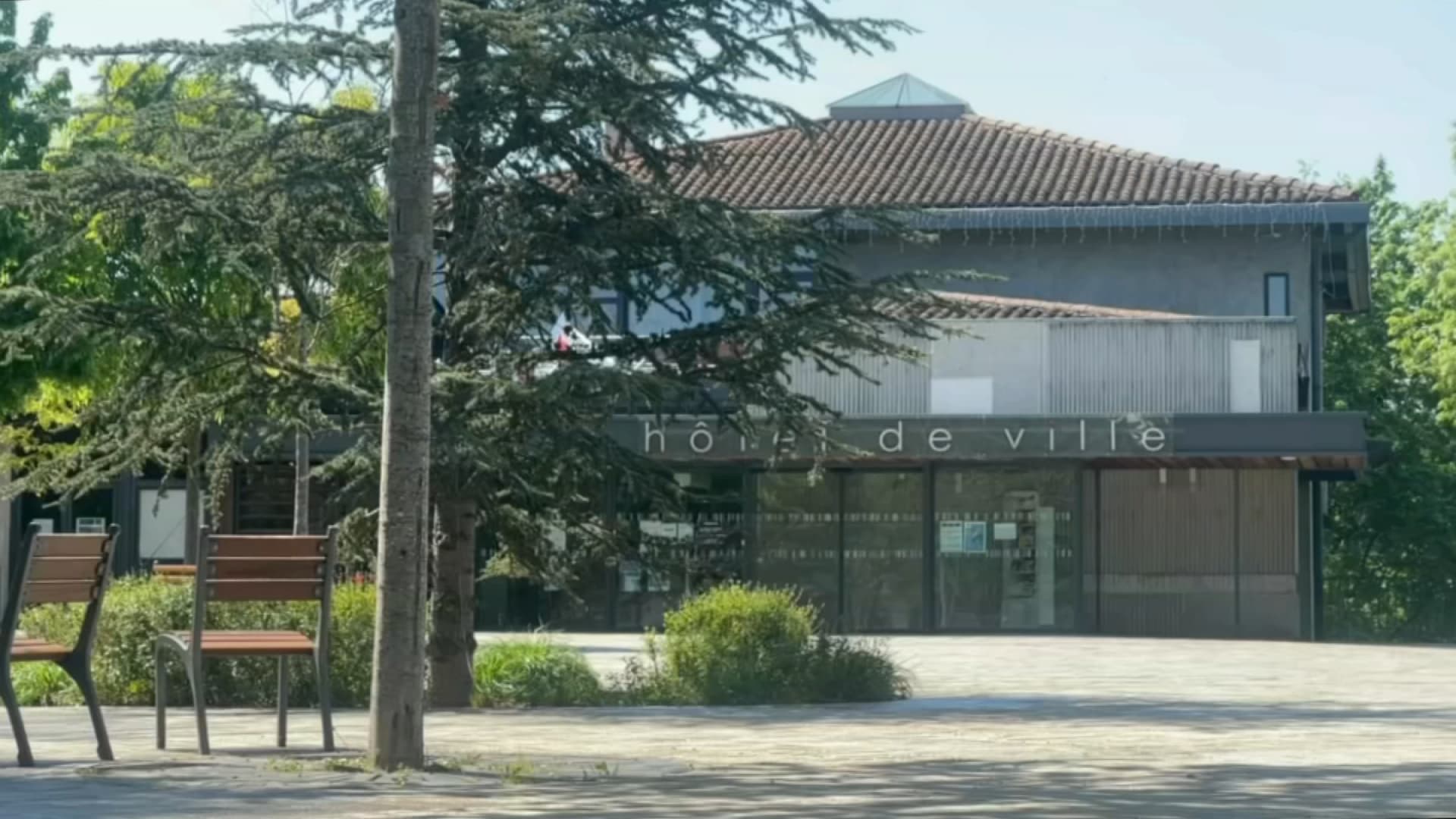 L'hôtel de ville de Francheville. L'hôtel de ville de Francheville.