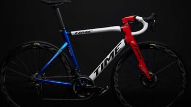 Un vélo de la marque Time. Son propriétaire Rossignol a choisi de revendre la marque à la start-up française Whattfornow.