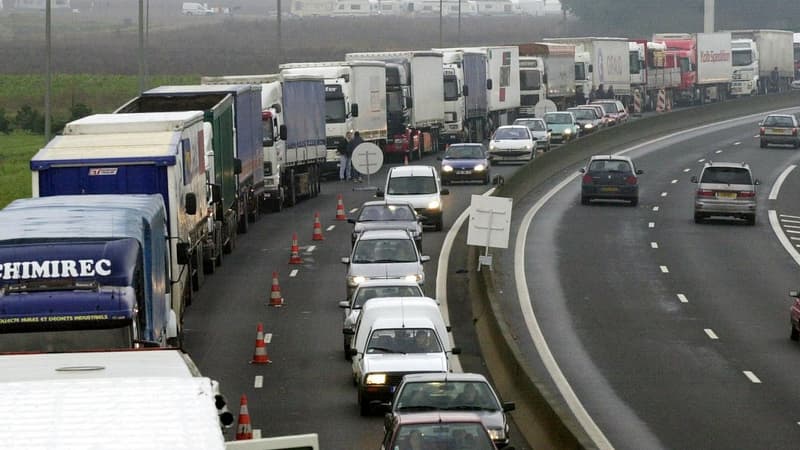 L'Otre (Organisation des Transporteurs Routiers Européens) organise 15 opérations de blocage samedi en France pour protester contre la hausse de la fiscalité du gazole décidée par le gouvernement.