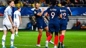 Cascarino après son but contre la Slovénie.