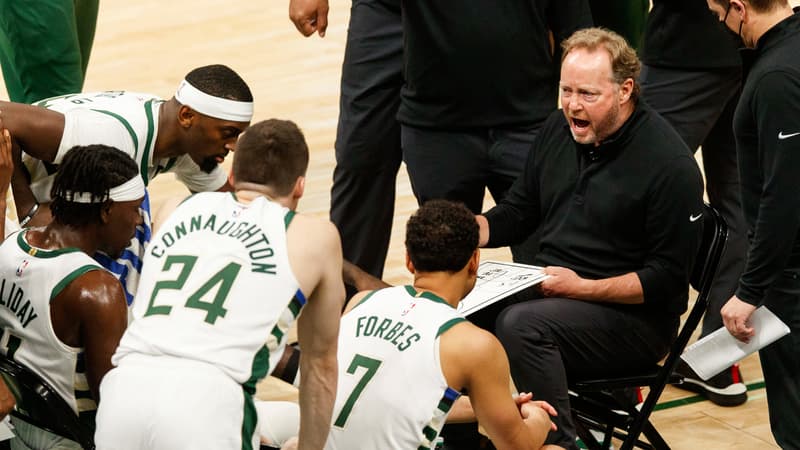 NBA: champions en titre, les Bucks prolongent le contrat de leur coach Mike Budenholzer