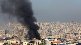 De la fumée se dégage au-dessus de Beyrouth au Liban, après des frappes israéliennes, le 3 octobre 2024