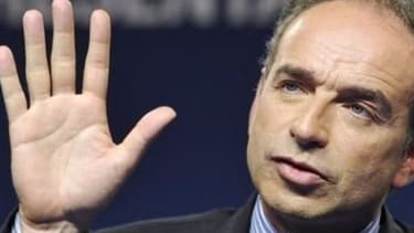 Le président de l'UMP, Jean-François Copé, reste prudent sur l'affaire des primes qu'aurait perçues Claude Guéant (photo d'illustration).
