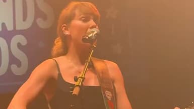 Taylor Swift, sur scène à Nashville le 24 juin 2025.