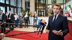 Emmanuel Macron s'adressant à la presse après la tenue du sommet européen à Bruxelles pour désigner les postes clés de l'UE.