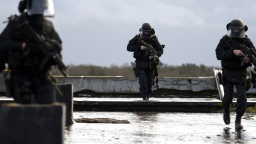 Le GIGN s'entraîne sur la base de Mondesir, à l'Ouest de Paris, en janvier 2011 (Photo d'illustration)