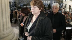 Marie Humbert, à son arrivée au tribunal de périgueux en mars 2007. Marie Humbert, qui a aidé son fils tétraplégique Vincent à mourir en 2003 comme il le réclamait, a exprimé sa déception sur Europe 1 mardi après la publication des premières conclusions d