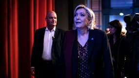 Thierry Légier, Marine Le Pen et Catherine Griset le 4 février 2017 à Lyon. 