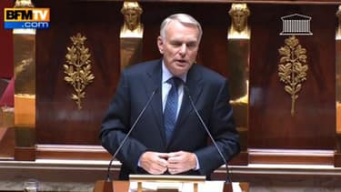 Jean-Marc Ayrault défendant l apolitique économique du gouvernement à l'Assemblée nationale, le 20 mars 2013