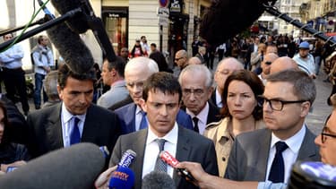 La ministre de l'Intérieur, Manuel Valls, s'est exprimé sur les lieux de l'agression.