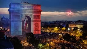 les Français ont fait à la fête dans la rue hier soir. Résultat: la consommation d'électricité dans le pays a fortement baissé