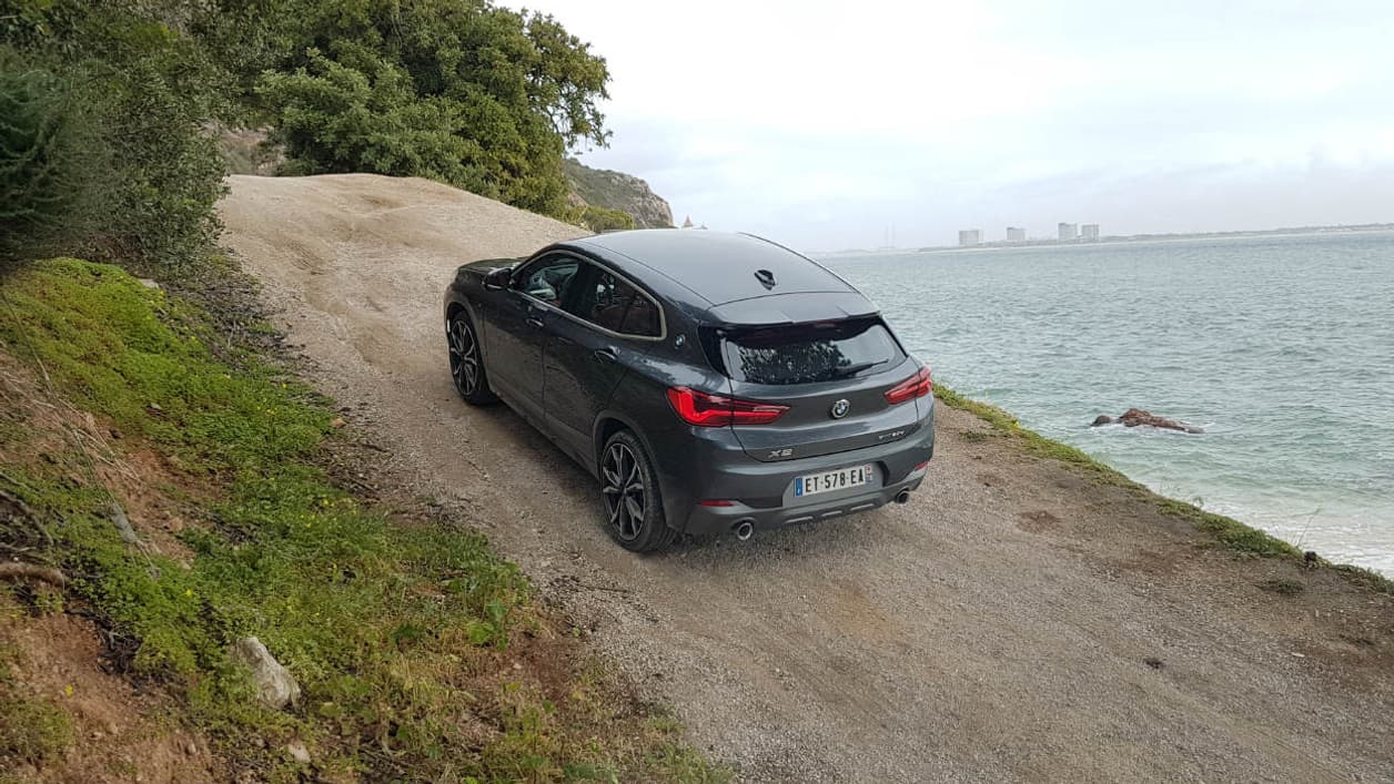 S'il est bien taillé pour la ville, le X2 conserve des capacités offroad, surtout dans cette version dotée de la transmission intégrale X-Drive.