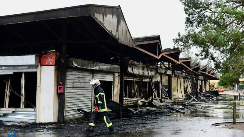 Évreux: une dizaine de commerces détruits par un incendie dans le quartier de la Madeleine
