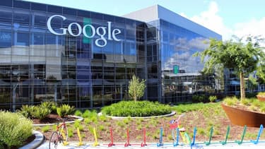 Alphabet, la maison mère de Google, a présenté des résultats financiers meilleurs que prévu pour le deuxième trimestre, avec une croissance de 23% de son chiffre d'affaires due notamment à une hausse de ses revenus publicitaires réalisés sur des supports mobiles.