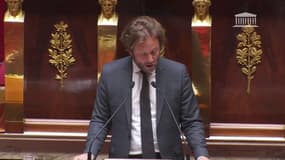 Économies budgétaires: "Vous avez manqué à la démocratie, une fois encore" assure Boris Vallaud