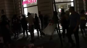 Indignations après des incidents "inacceptables" en marge de la victoire de l'équipe de foot d'Algérie à travers la France