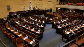Les familles d’otages excédées continuent de réclamer la libération immédiate de leurs proches, notamment auprès des législateurs ce lundi à la Knesset