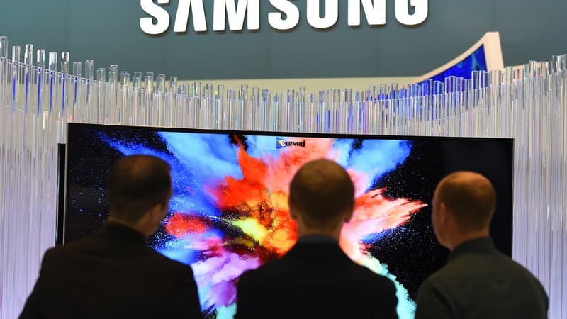 Samsung a tenté d'apaiser les inquiétudes de ses clients sur le fait que ses télévisions intelligentes puissent les "écouter" dans l'intimité de leur salon